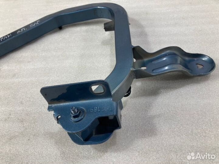 Петля крышки багажника задняя правая Renault Logan