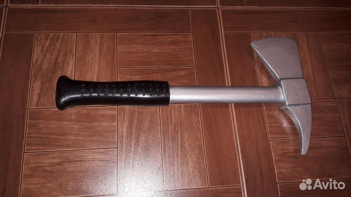 Топор пожарного поясной