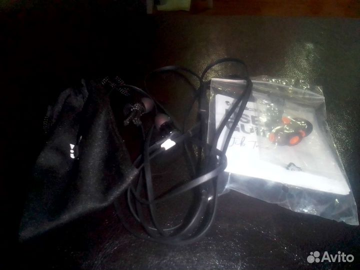 Наушники JBL