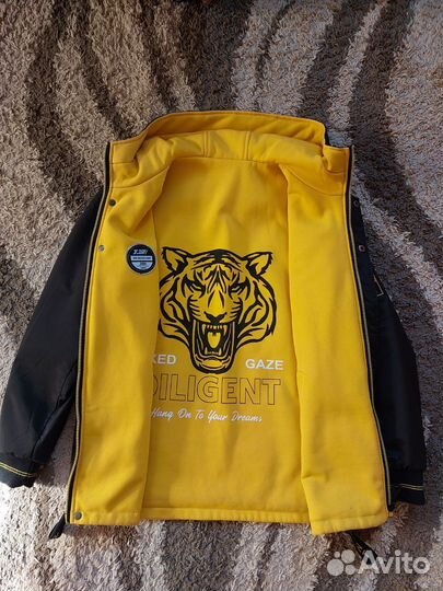 Демисезонная куртка 152-158 на мальчика