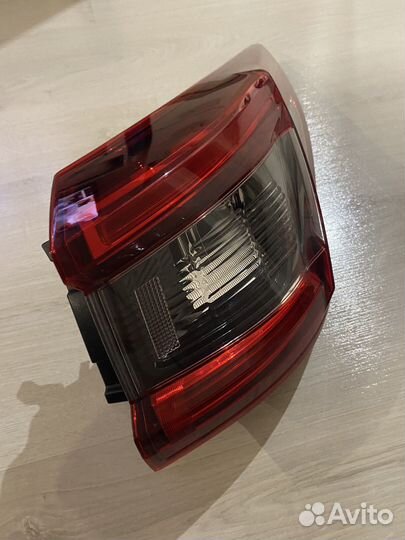 Оригинальный правый фонарь nissan qashqai j11 рест
