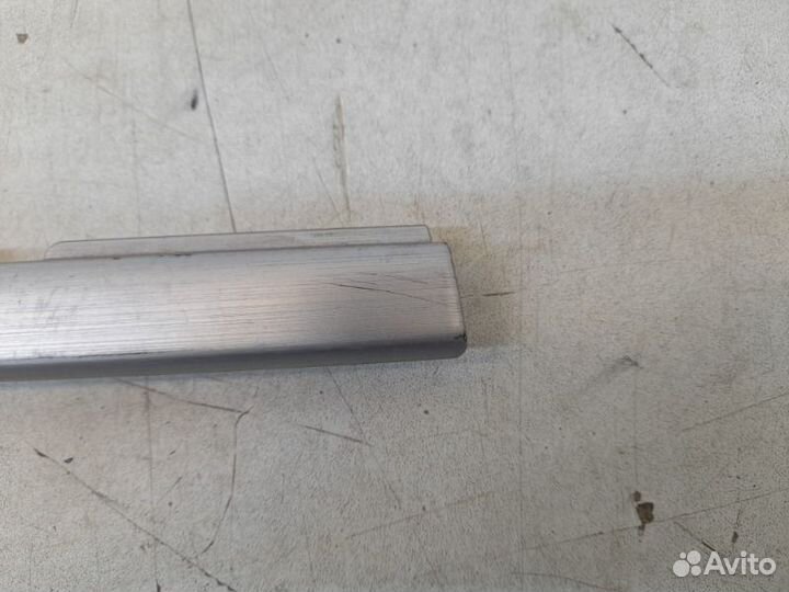 Накладка обшивки двери задняя левая Toyota Land