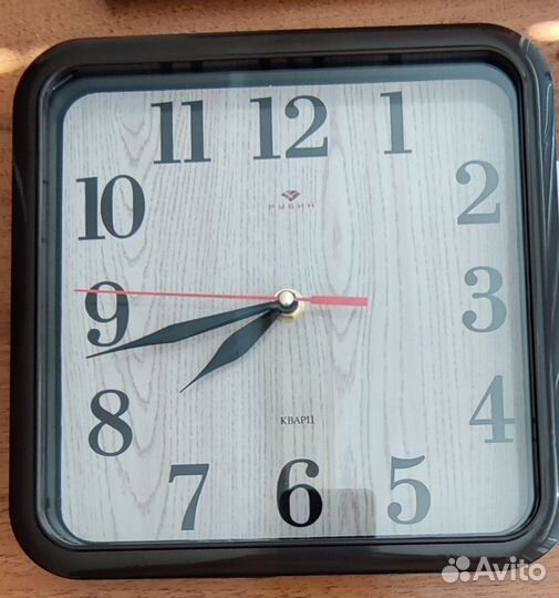 Часы настенные кварцевые новые