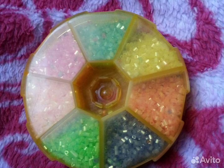 Бисер с контейнером