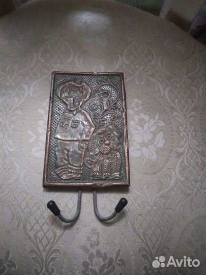 Чеканка СССР и картины с янтарем