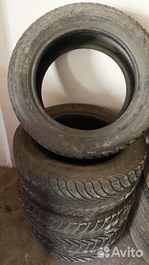 Goodyear UltraGrip Extreme 215/55 R16 93T