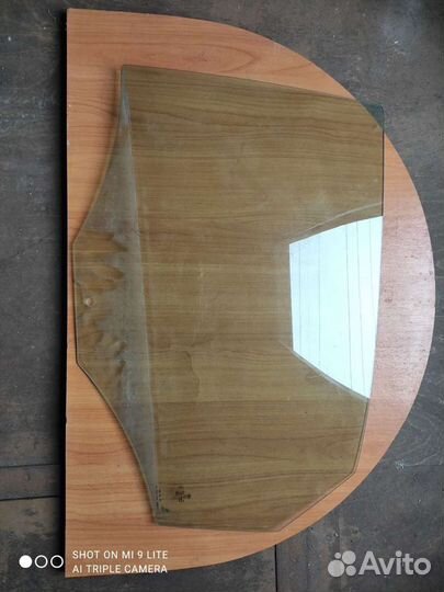 Стекло заднее левое на Фольксваген Поло седан