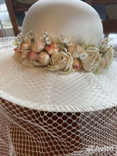 Шляпа женская белая