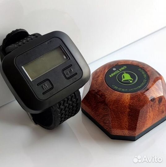 Кнопка вызова официанта Махагон и пейджер часы