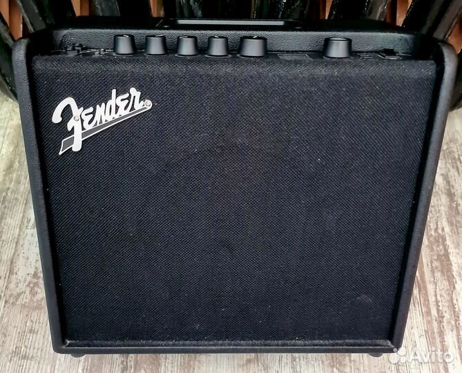 Fender mustang lt 25