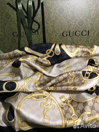 Шёлковый платок Gucci в брендовой упаковке