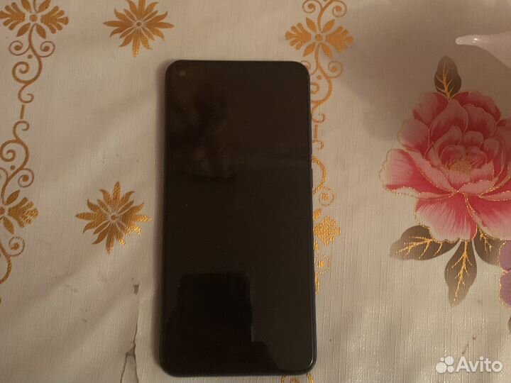 Продаю телефон редми ноте 9 немного лагает