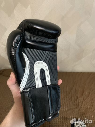 Боксерские перчатки 12 oz