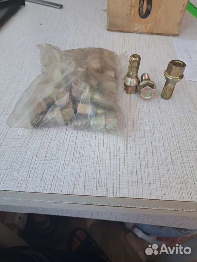 Болт колесный москвич 2141 М14х1.5х29