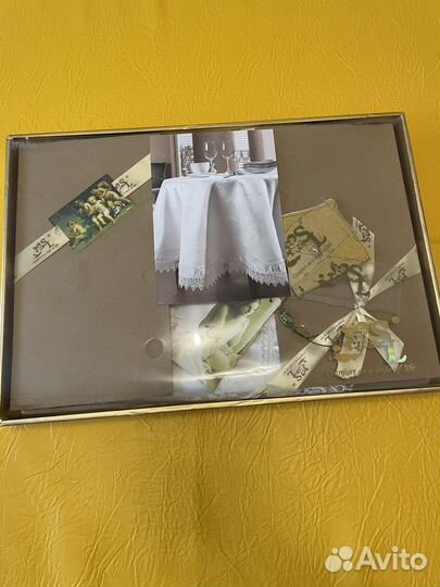 Скатерть круглая и салфетки Италия новая