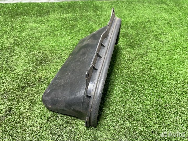 Воздухозаборник передний правый Toyota Land