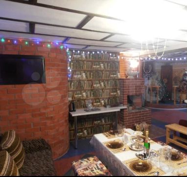 Коттедж 195 м² на участке 8 сот.