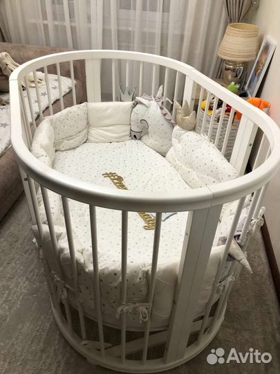 Детская кроватка с маятником круглая