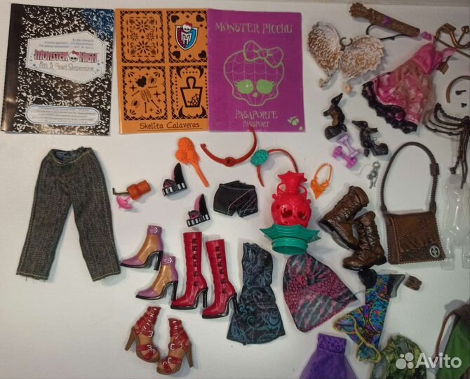 Оригинальные вещи от кукол Monster High