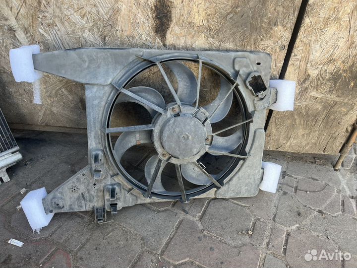 Вентелятор охлаждения двигателя