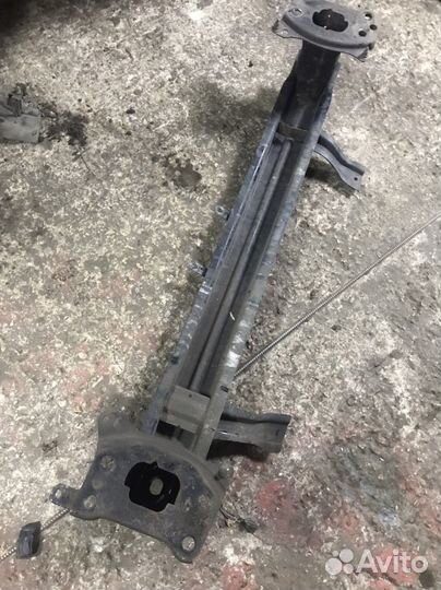 Усилитель бампера Volkswagen Passat B6