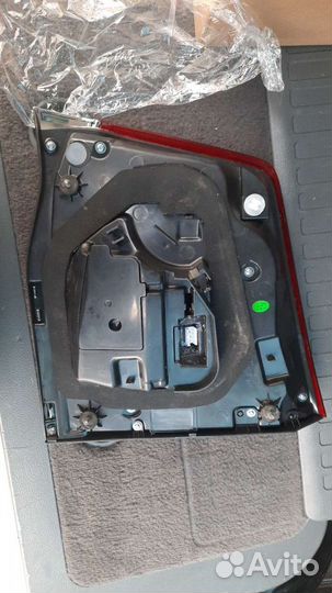 Задний левый стоп на ленд крузер 200