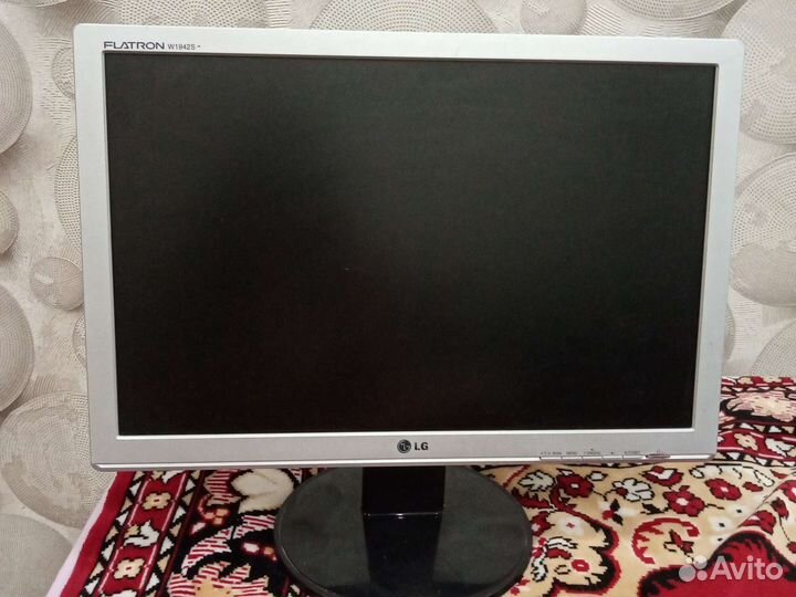 Монитор LG flatron w1942s