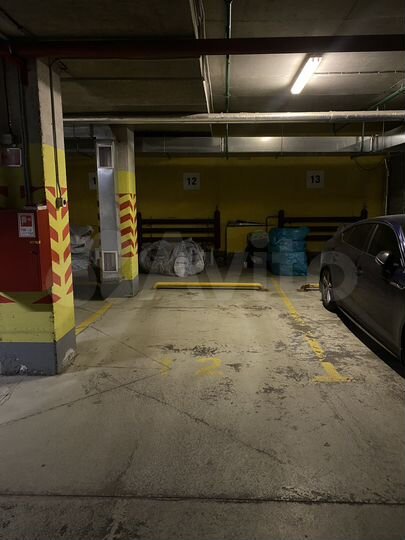 Машиноместо, 12 м²