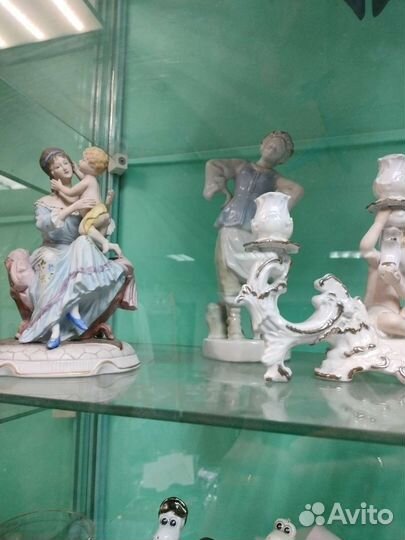 Статуэтки фарфоровые