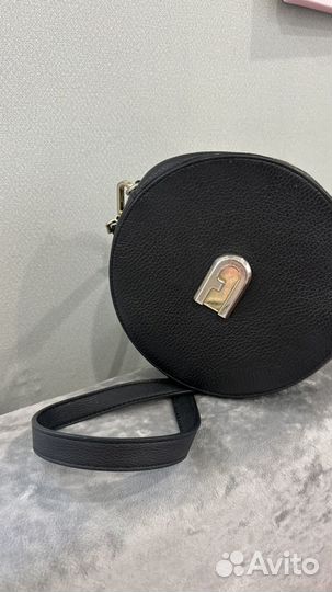 Сумка furla кожа черная с ремнем