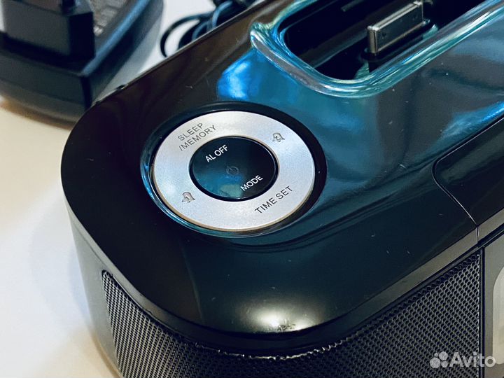 Колонка iLuv iMM153 с док-станцией, радио и часами