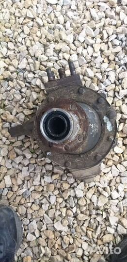 Кулаки поворотные в сборе мост Спайсер