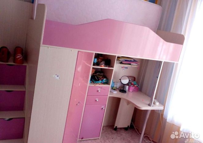 Детская кровать- чердак со столом и шкафом