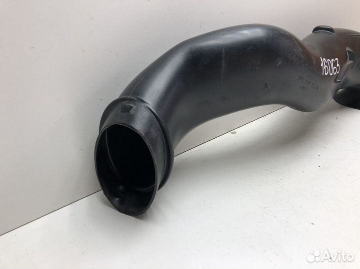 Патрубок воздушного фильтра Porsche Cayenne 2010-2