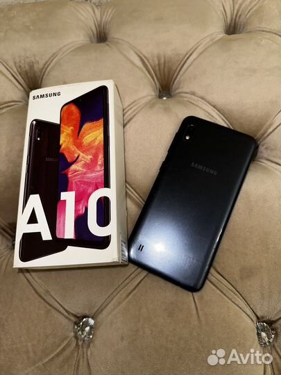 Samsung Galaxy A10, 2/32 ГБ