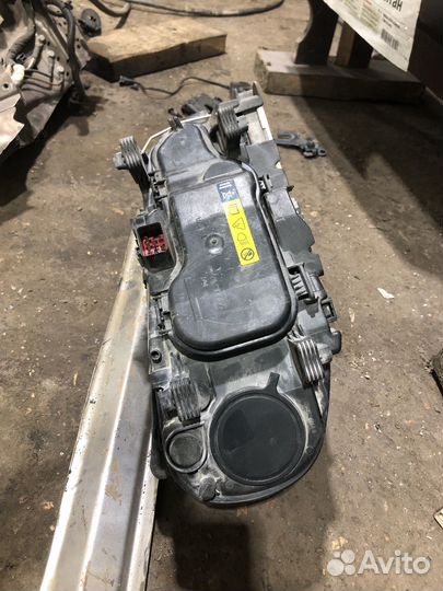 Передняя левая фара на volvo s80