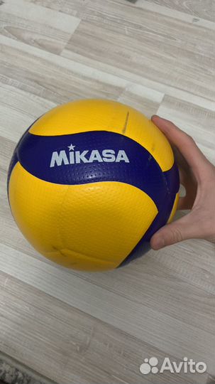 Волейбольный мяч