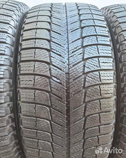 Michelin X-Ice XI3 235/45 R17 97H