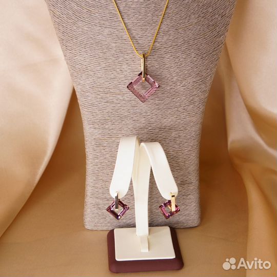 Комплект серьги и подвеска с кристаллами Swarovski