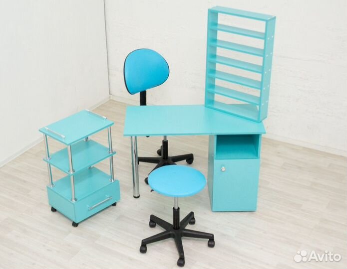 Стол маникюрный