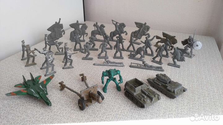 Оловянные солдатики ссср,робозверь СССР модельки