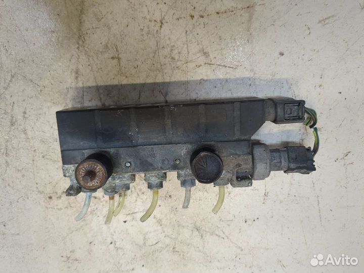 Блок клапанов Mercedes S W220, 2003