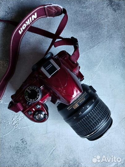 Зеркальная камера Nikon D3100