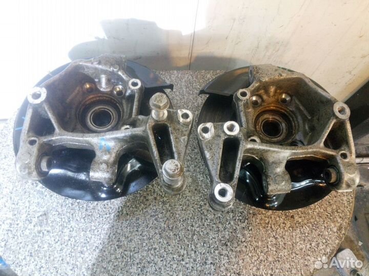 Кулак задний левый правый цапфа Skoda Yeti