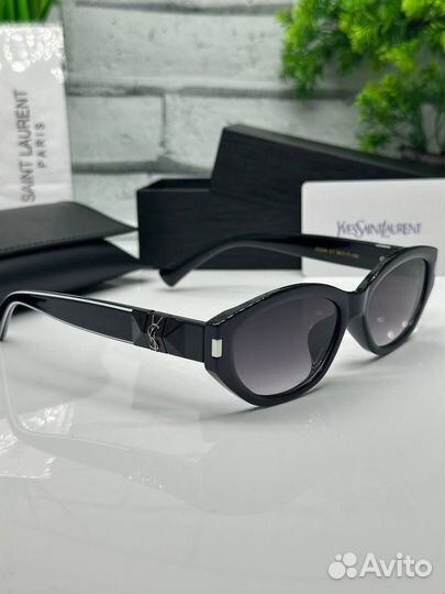 Солнцезащитные очки женские saint laurent