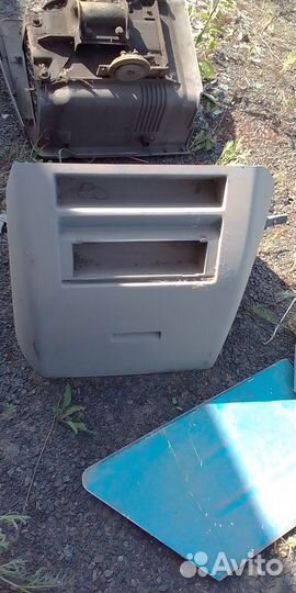 Салонный кожух двигателя Mersedes Vario