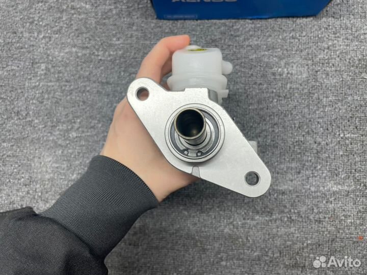 Цилиндр тормозной главный Honda CR-V левый руль