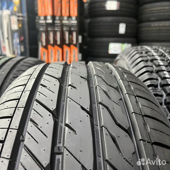 Landsail LS588 UHP 215/55 R17 94W