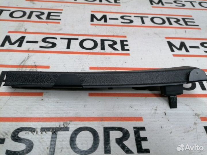 Обшивка стойки передняя правая Audi A6 C6/4F BDW