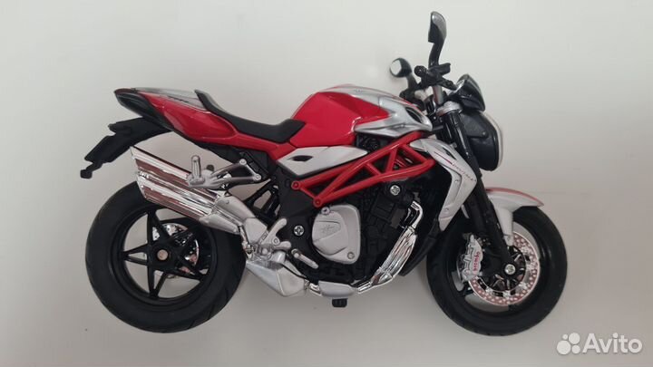 Модель мотоцикла Maisto MV Agusta Brutale 1090RR